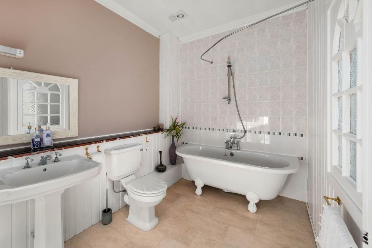 Ashley House Bed and Breakfast Dundee Exteriör bild